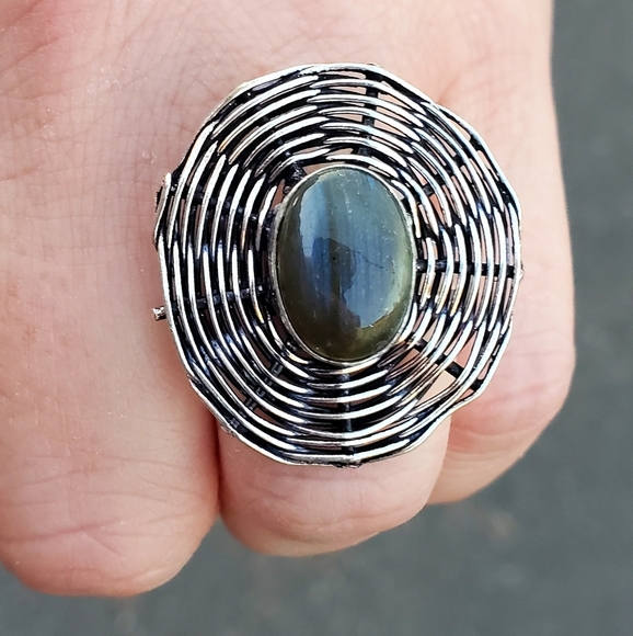 New Unique Labradorite Spider Web Silver Ring. - Picture 6 of 12